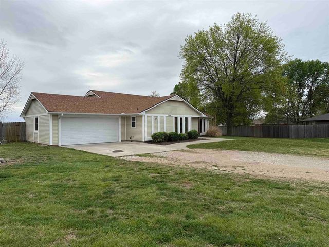 6658 S Bedford Cir, Derby, KS 67037