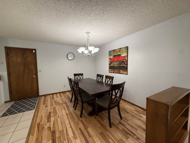 6658 S Bedford Cir, Derby, KS 67037