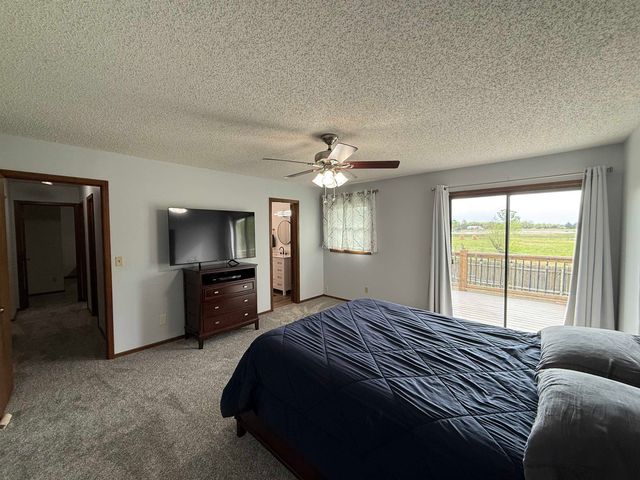 6658 S Bedford Cir, Derby, KS 67037