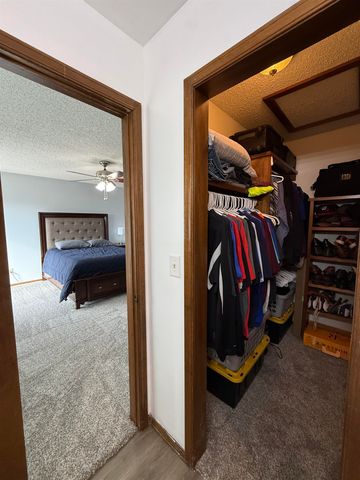 6658 S Bedford Cir, Derby, KS 67037
