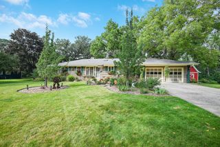 3220 Harmony Circle, Burnsville, MN 55337