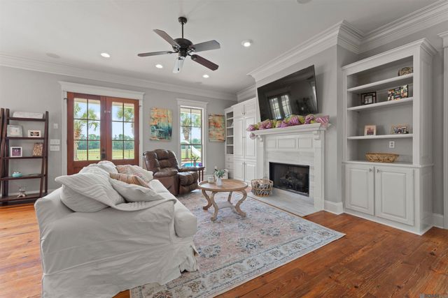 2842 Muirfield Dr, Zachary, LA 70791