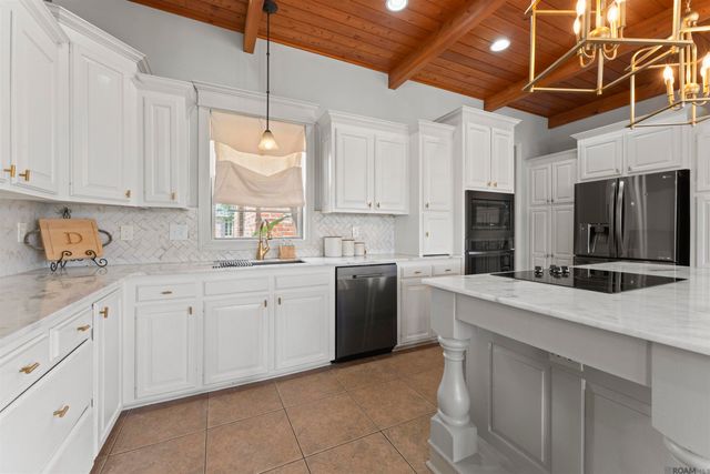 2842 Muirfield Dr, Zachary, LA 70791