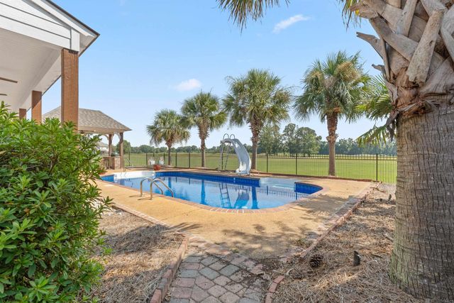 2842 Muirfield Dr, Zachary, LA 70791