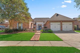 2842 Muirfield Dr, Zachary, LA 70791