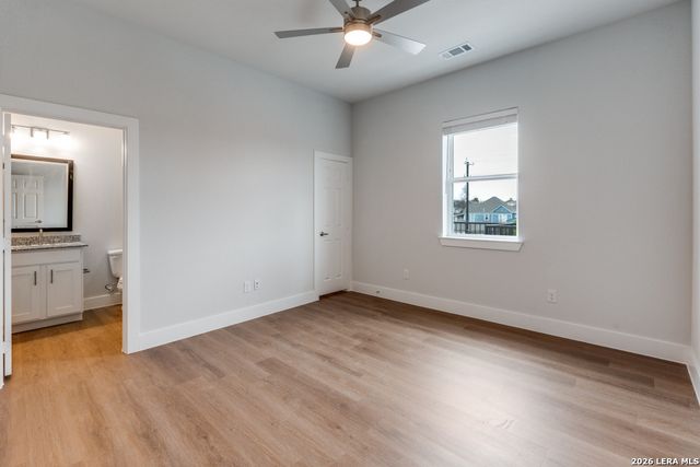 330 E Carson St Apt 2301, San Antonio, TX 78208