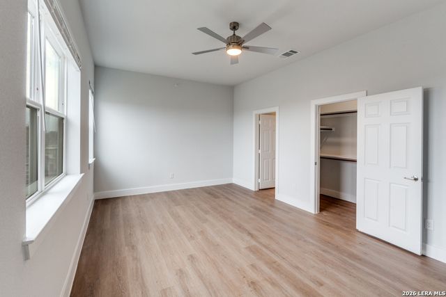 330 E Carson St Apt 2301, San Antonio, TX 78208