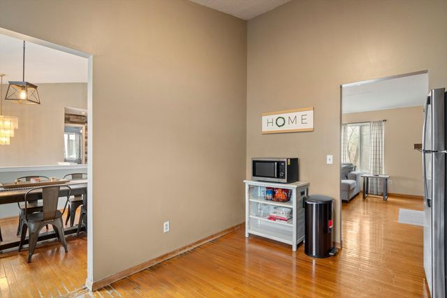 38592 Emerald Lane N, Westland, MI 48185