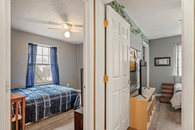 38592 Emerald Lane N, Westland, MI 48185