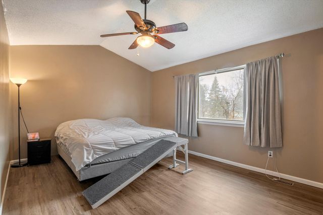 38592 Emerald Lane N, Westland, MI 48185