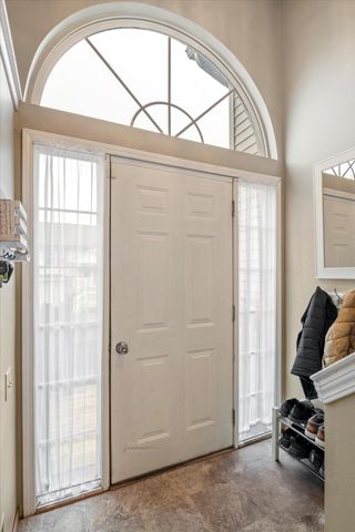 38592 Emerald Lane N, Westland, MI 48185