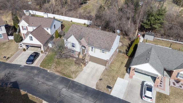 38592 Emerald Lane N, Westland, MI 48185