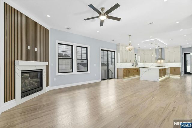 66 Westview Drive, Bergenfield, NJ 07621