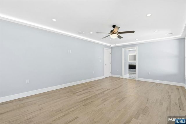 66 Westview Drive, Bergenfield, NJ 07621