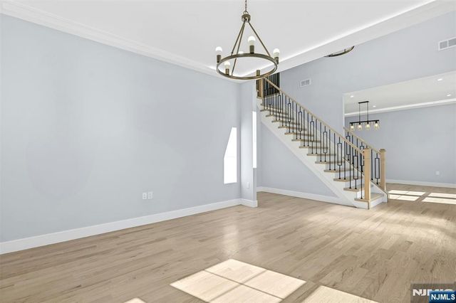66 Westview Drive, Bergenfield, NJ 07621