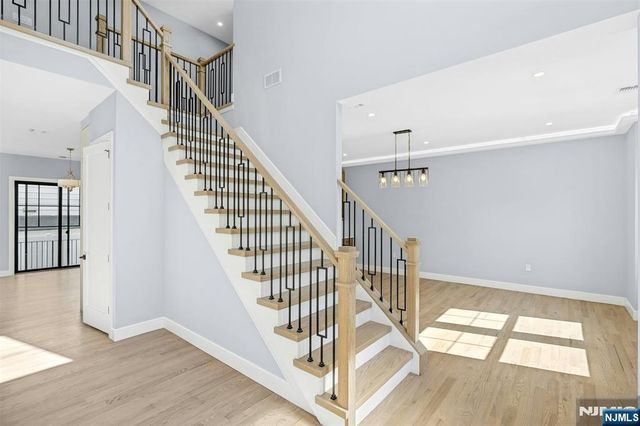 66 Westview Drive, Bergenfield, NJ 07621