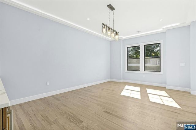 66 Westview Drive, Bergenfield, NJ 07621