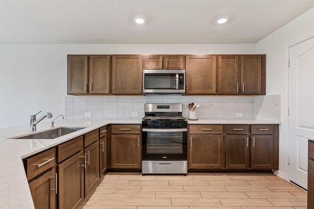 2873 Shimmer Edge Drive, Katy, TX 77493