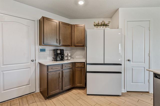 2873 Shimmer Edge Drive, Katy, TX 77493
