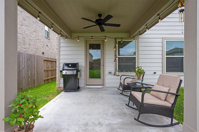 2873 Shimmer Edge Drive, Katy, TX 77493