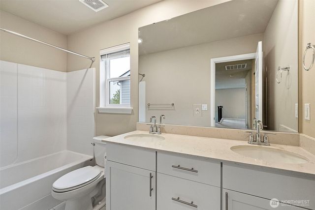 10432 Treasure Drive NW, Silverdale, WA 98383