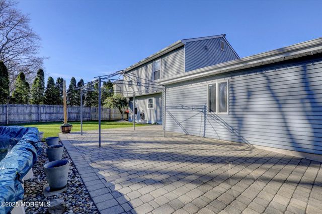 17 Cannon Ball Drive, Howell, NJ 07731