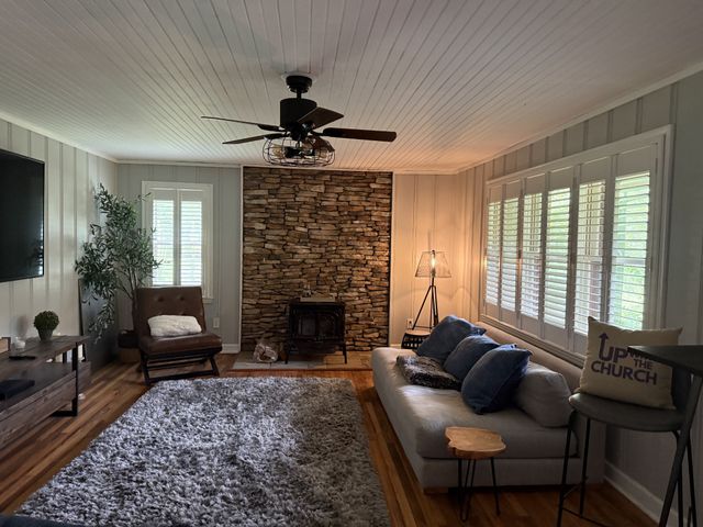 12147 Sewanee Hwy, Sewanee, TN 37375