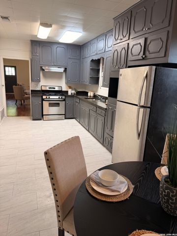 1416 N TRINITY ST, San Antonio, TX 78207