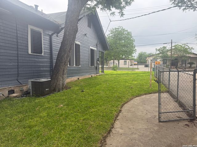 1416 N TRINITY ST, San Antonio, TX 78207