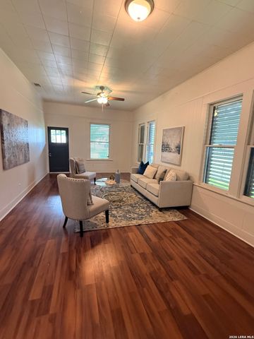 1416 N TRINITY ST, San Antonio, TX 78207