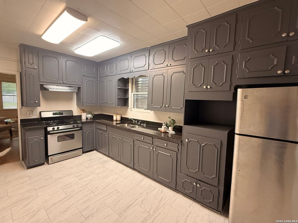 1416 N TRINITY ST, San Antonio, TX 78207