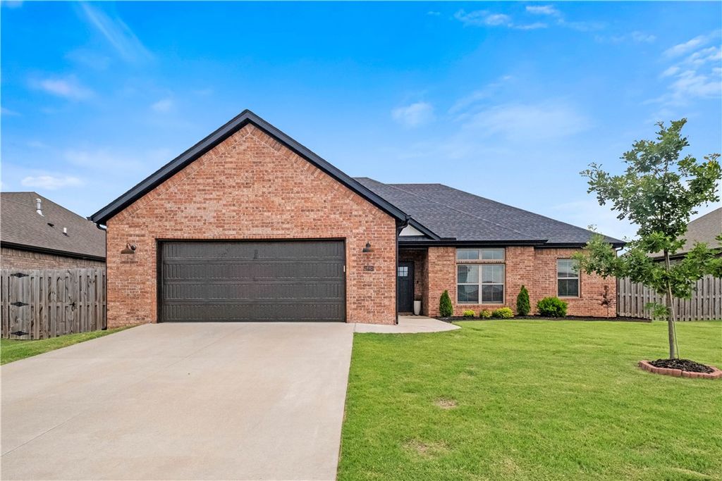 948 Tracey Lane, Pea Ridge, AR 72751