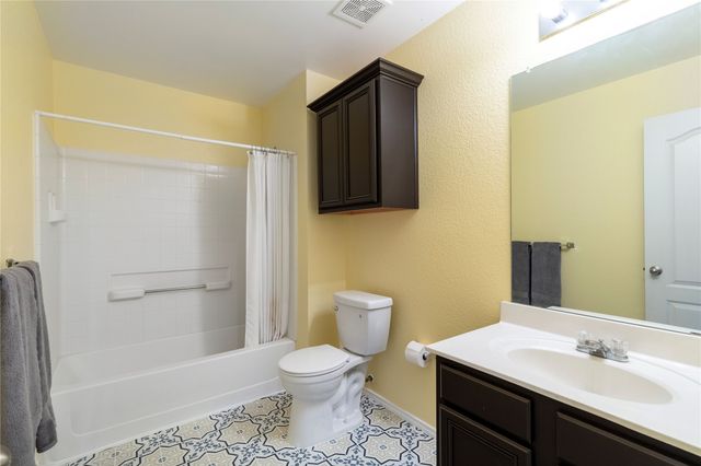 10129 Cougar Trail, Fort Worth, TX 76108