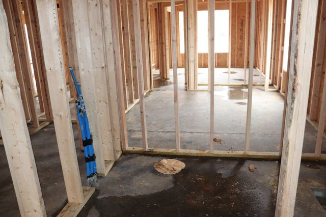 615 Willow Park Dr, Clarksville, TN 37043