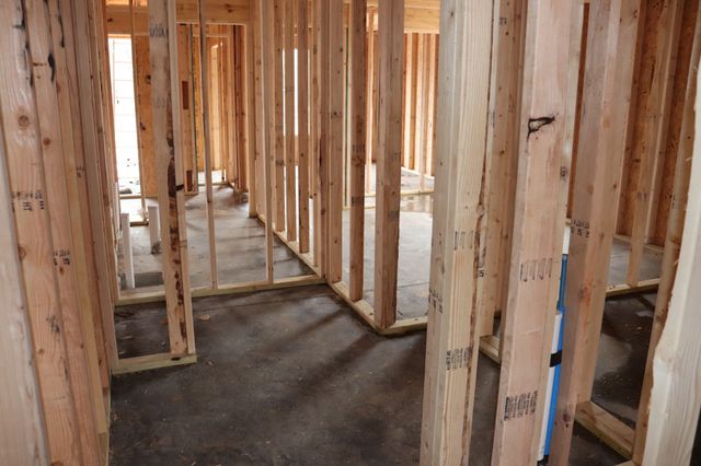 615 Willow Park Dr, Clarksville, TN 37043