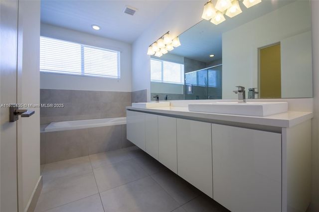 6839 NW 103rd Ave 6839, Doral, FL 33178