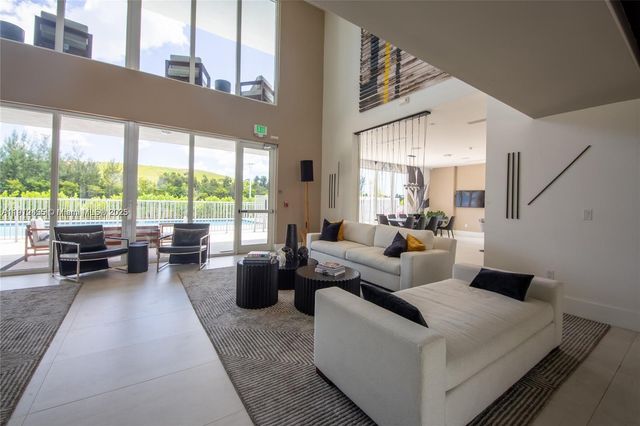 6839 NW 103rd Ave 6839, Doral, FL 33178