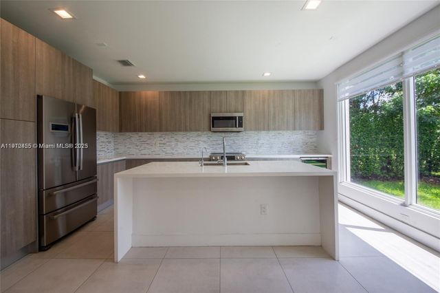 6839 NW 103rd Ave 6839, Doral, FL 33178