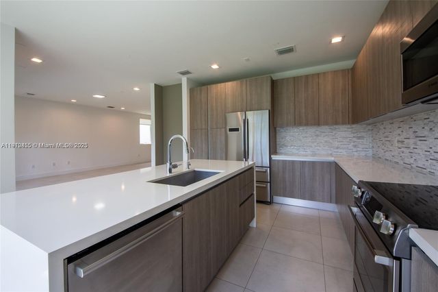 6839 NW 103rd Ave 6839, Doral, FL 33178