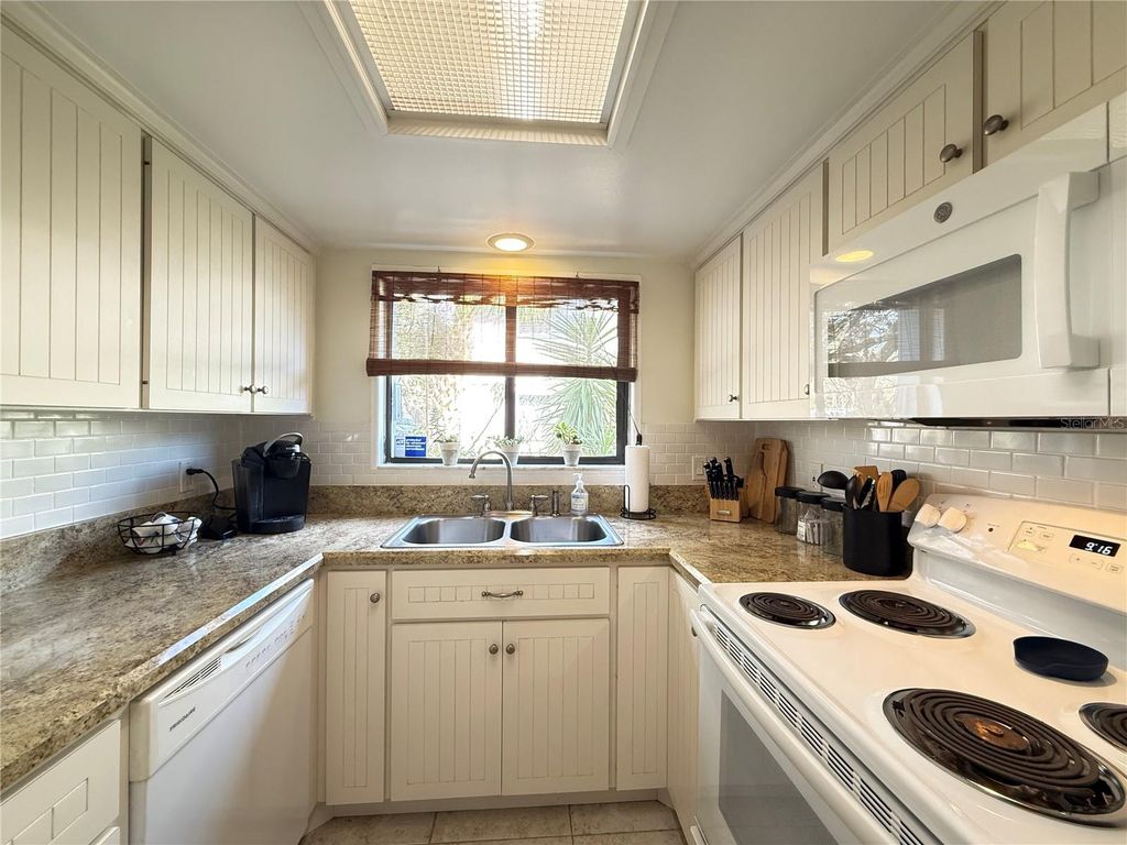 Image 58 of property listing at 4405 SEA MIST DRIVE 114, New Smyrna Beach, FL 32169