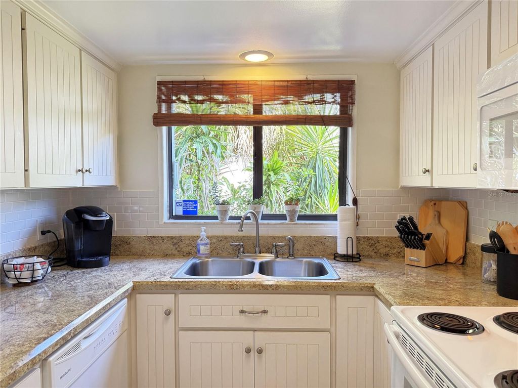 Image 9 of property listing at 4405 SEA MIST DRIVE 114, New Smyrna Beach, FL 32169