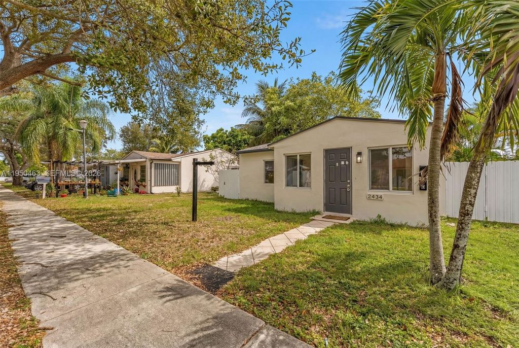 2434 Coolidge St 1, Hollywood, FL 33020
