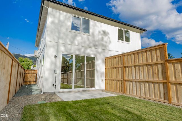1312 NW Conklin Avenue, Grants Pass, OR 97526