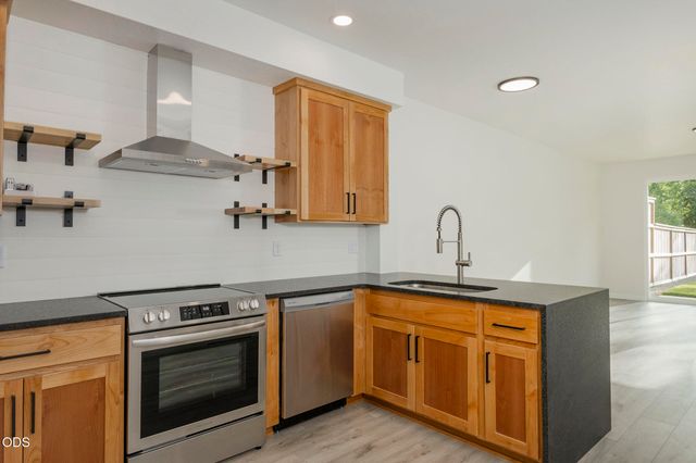 1312 NW Conklin Avenue, Grants Pass, OR 97526
