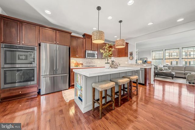 20212 CENTER BROOK SQ, Sterling, VA 20165