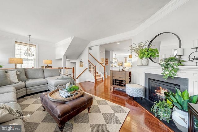 20212 CENTER BROOK SQ, Sterling, VA 20165