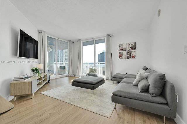 275 NE 18th St 1207, Miami, FL 33132