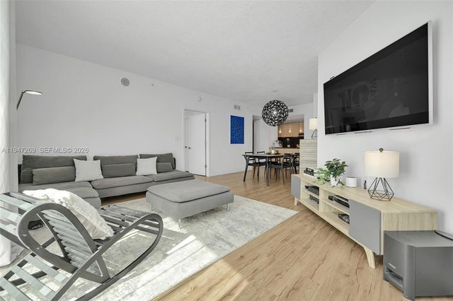 275 NE 18th St 1207, Miami, FL 33132