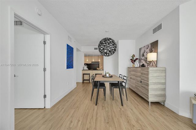 275 NE 18th St 1207, Miami, FL 33132