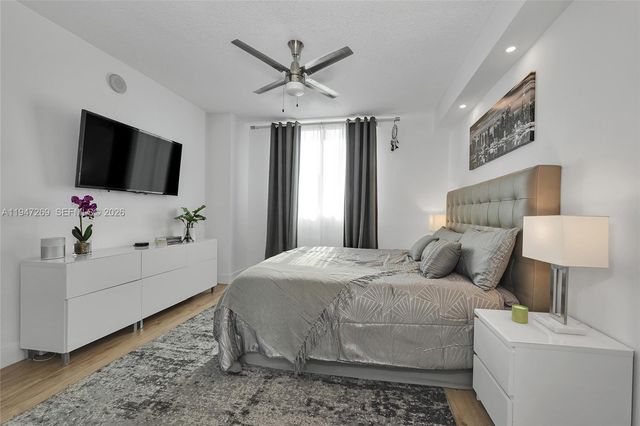 275 NE 18th St 1207, Miami, FL 33132